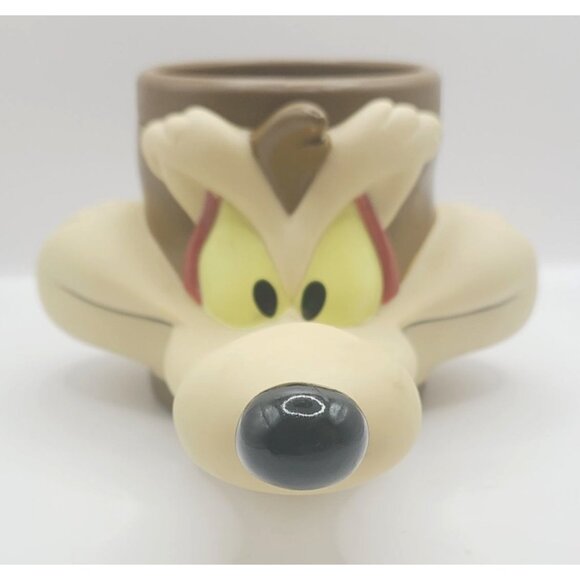 Vintage Warner Bros Wile E. Coyote 3D Plastic Coffee Mug 1992 - Picture 1 of 12